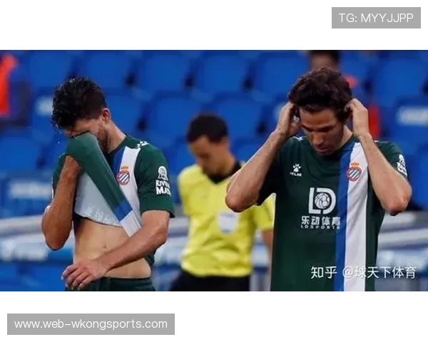 为什么球员“获利于扑救球”不算越位？规则如何界定？