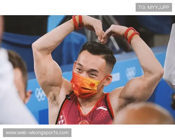 肖若腾赛前啃鸡腿的样子被拍到了，这反差谁懂啊