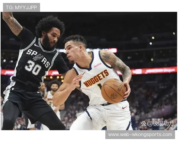 约基奇高效挡拆助掘金拉开空间，提升季后赛关键时刻得分