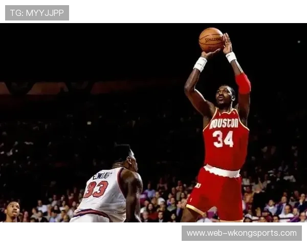 奥拉朱旺进攻篮下单打效率远超当代中锋助火箭称霸80年代