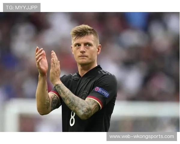 穆西亚拉 vs 克罗斯：技术传承与中场核心进化路径对比